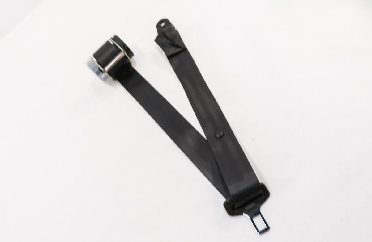 Thumbnail 1: 12 RANGE ROVER SPORT (L320) REAR 2nd ROW SEAT - CENTER SEATBELT RETRACTOR BLACK
