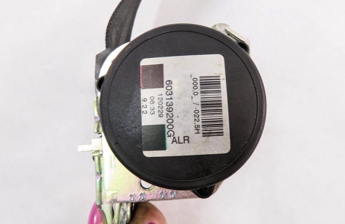 Thumbnail 7: 12 RANGE ROVER SPORT (L320) REAR 2nd ROW SEAT - CENTER SEATBELT RETRACTOR BLACK