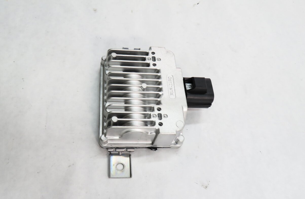 Thumbnail 4: 2010-2015 LR2 LR4 EVOQUE RANGE ROVER SPORT (L320 L538) FUEL PUMP CONTROL MODULE