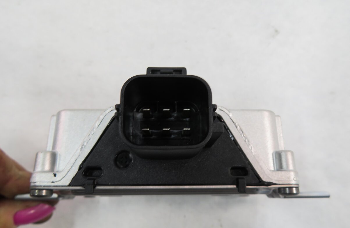 Thumbnail 7: 2010-2015 LR2 LR4 EVOQUE RANGE ROVER SPORT (L320 L538) FUEL PUMP CONTROL MODULE