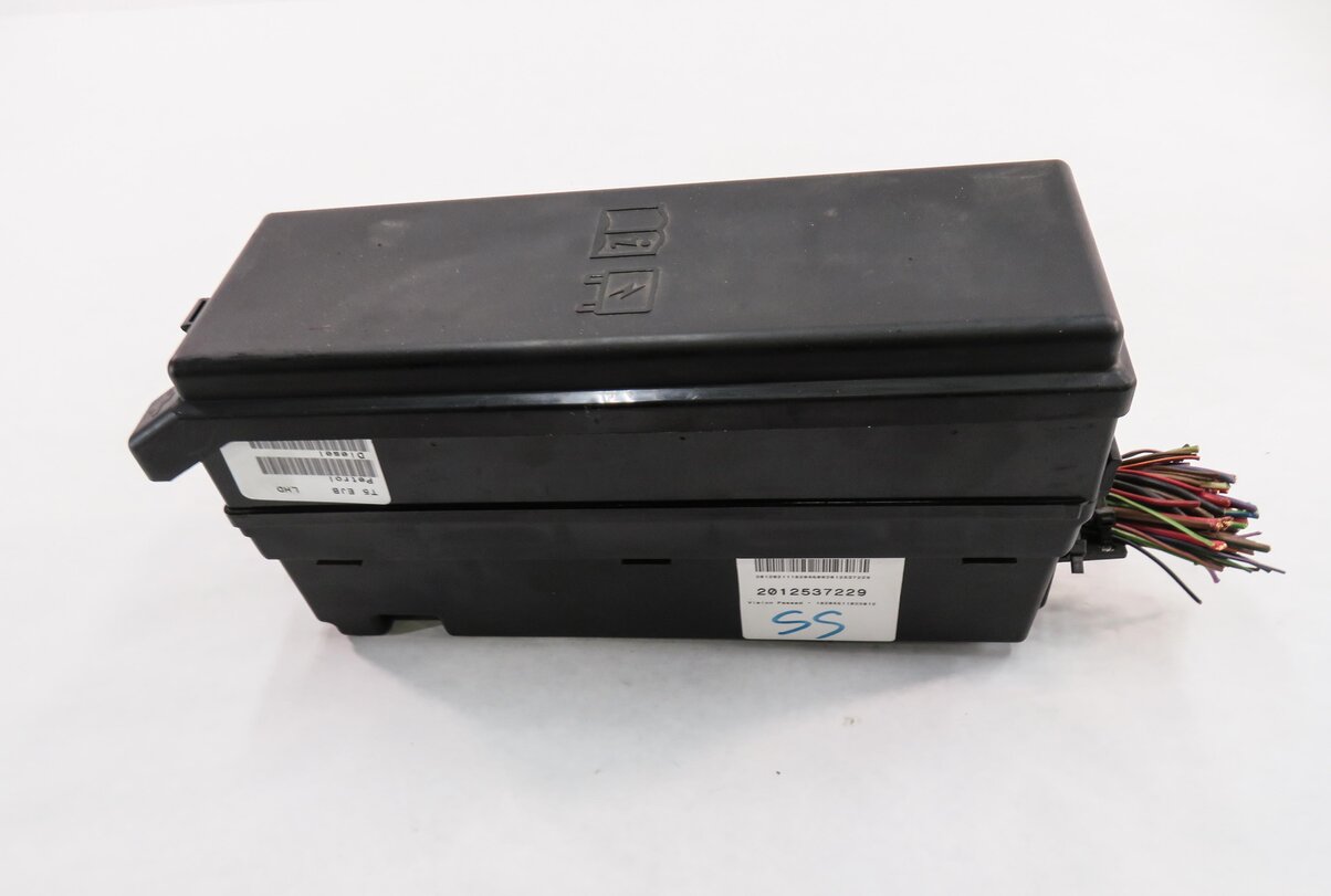 Thumbnail 2: 2010-2013 RANGE ROVER SPORT (L320) 5.0L AJ133 SUPERCHARGED V8 ENGINE FUSE BOX