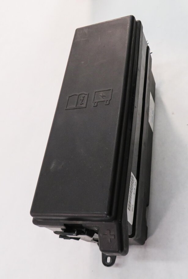 Thumbnail 4: 2010-2013 RANGE ROVER SPORT (L320) 5.0L AJ133 SUPERCHARGED V8 ENGINE FUSE BOX