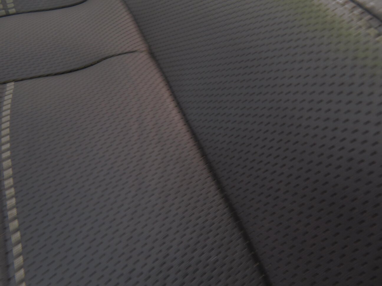 Thumbnail 8: 2012 RANGE ROVER SPORT (L320) DRIVER - UPPER TOP HEATED SEAT CUSHION (BLACK)