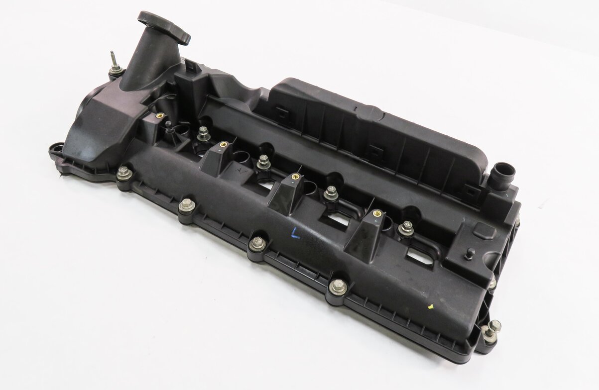 Thumbnail 1: 2010-2018 RANGE ROVER / SPORT (L320 L322 L494 L405) 5.0L V8 - LEFT VALVE COVER