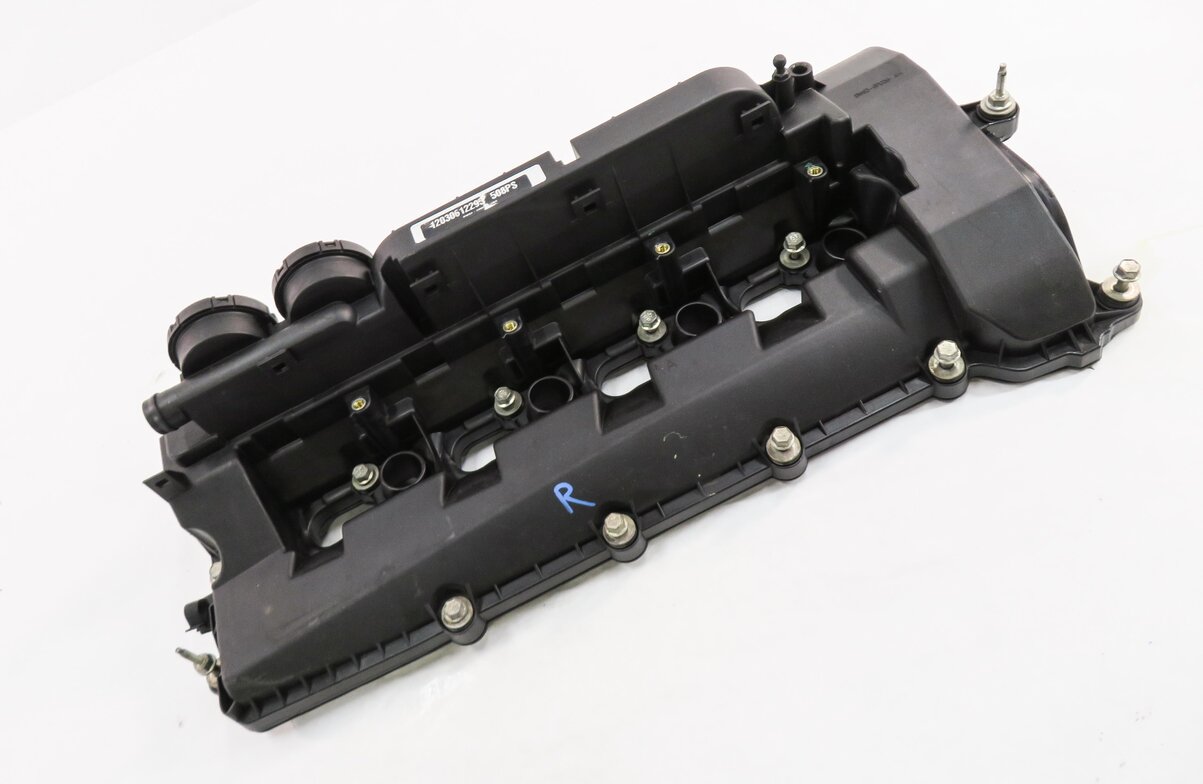 Thumbnail 1: 2010-2018 RANGE ROVER / SPORT (L320 L322 L494 L405) 5.0L V8 - RIGHT VALVE COVER