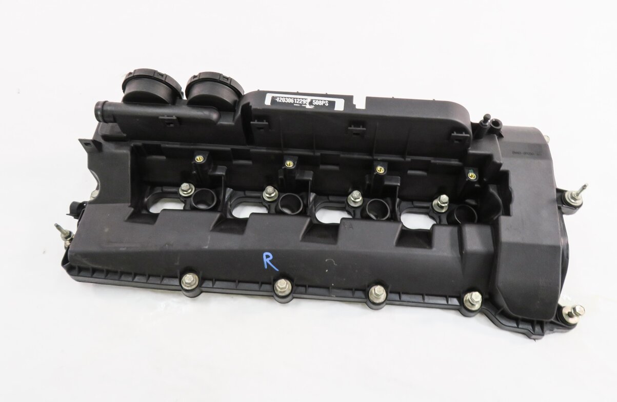 Thumbnail 2: 2010-2018 RANGE ROVER / SPORT (L320 L322 L494 L405) 5.0L V8 - RIGHT VALVE COVER