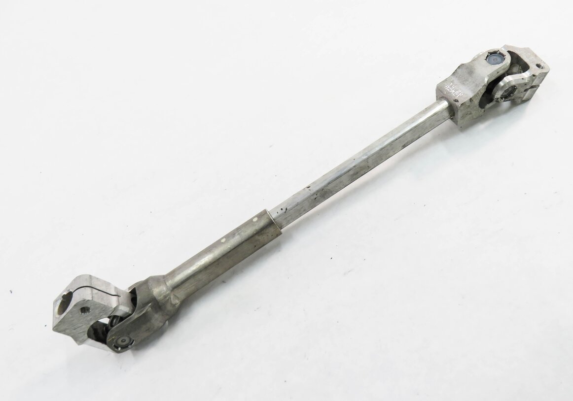 2015 BMW 335i (F30) RWD - STEERING COLUMN SHAFT U-JOINT LINK LINKAGE COUPLER