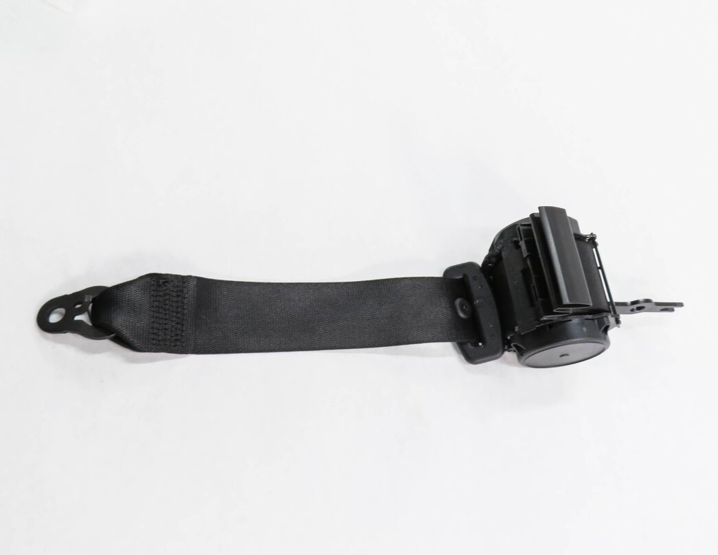 Thumbnail 4: 2015 BMW 335i (F30) REAR SEAT - LEFT SEATBELT RETRACTOR (BLACK)