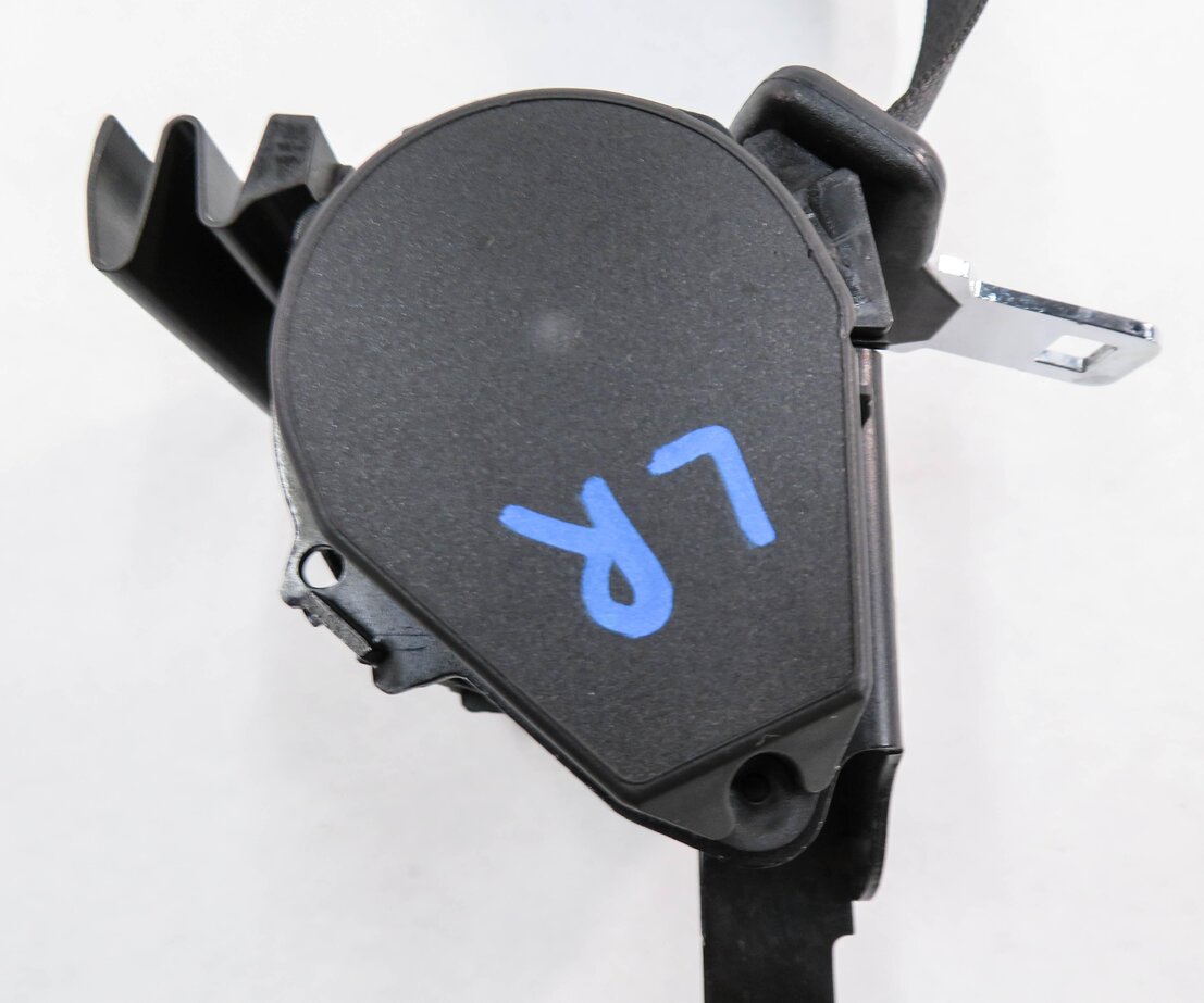 Thumbnail 6: 2015 BMW 335i (F30) REAR SEAT - LEFT SEATBELT RETRACTOR (BLACK)