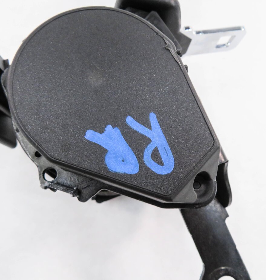 Thumbnail 6: 2015 BMW 335i (F30) REAR SEAT - RIGHT SEATBELT RETRACTOR (BLACK)