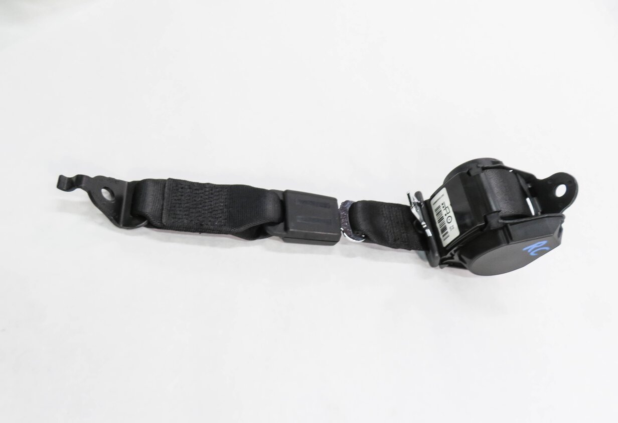 Thumbnail 4: 2015 BMW 335i (F30) REAR SEAT - CENTER SEATBELT RETRACTOR (BLACK)