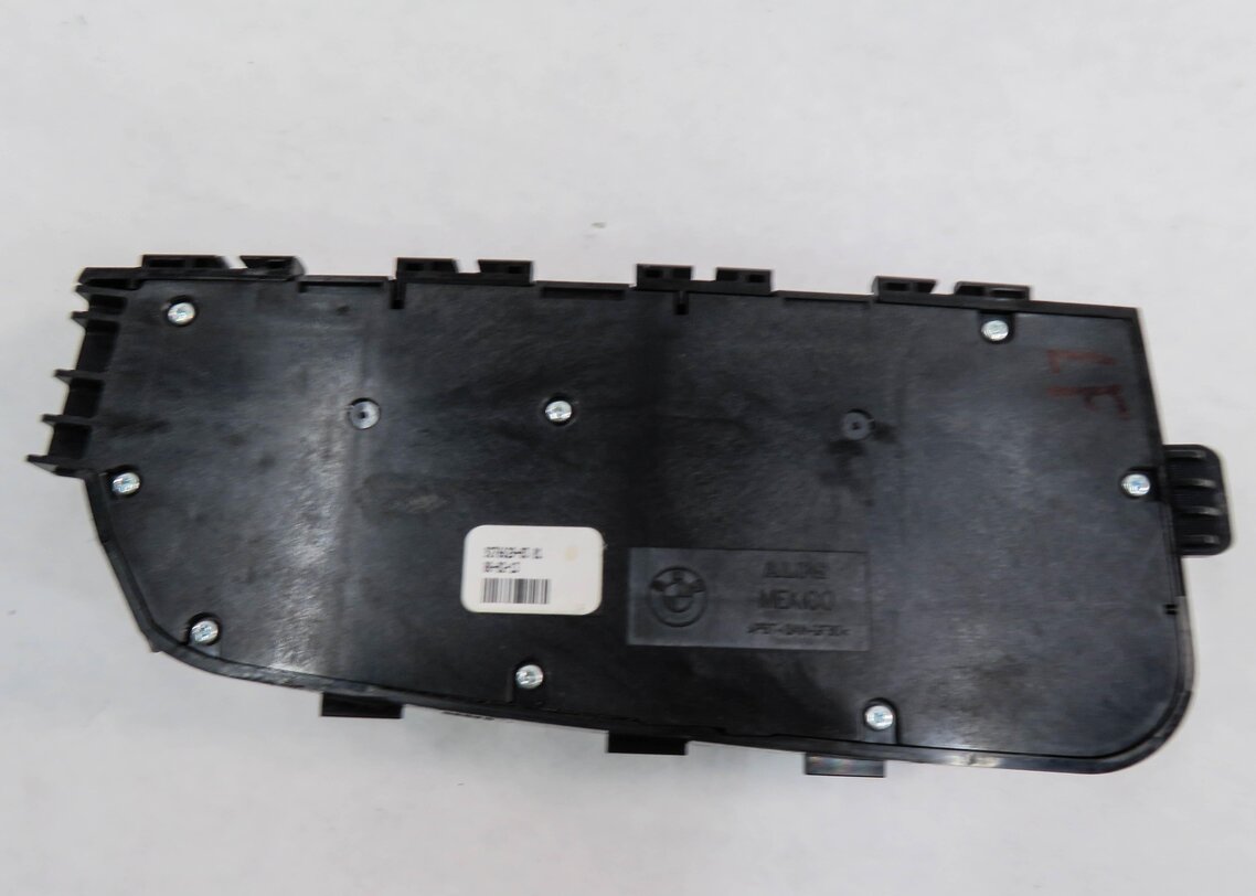 Thumbnail 6: 2015 BMW 335i (F30) LEFT FRONT DRIVER MEMORY SEAT SWITCH BUTTON CONTROL