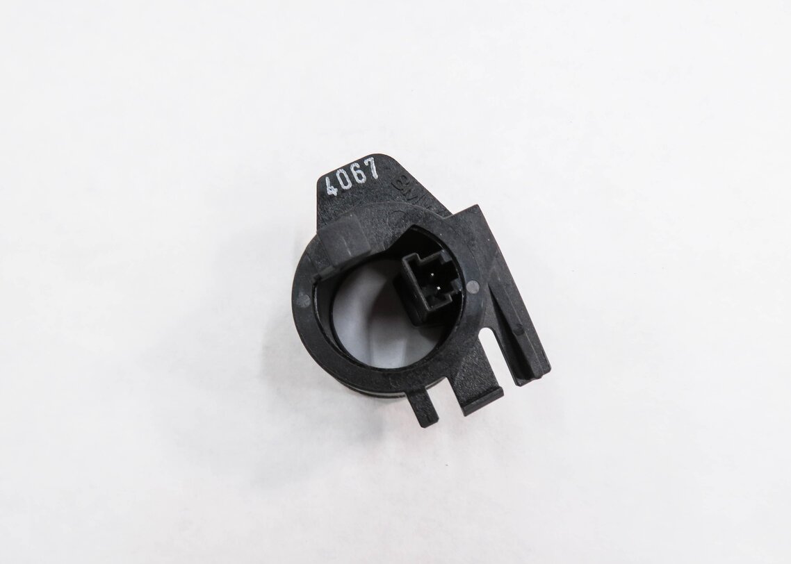 Thumbnail 2: 2015 BMW 335i (F30) IGNITION SWITCH IMMOBILIZER KEY RING SENSOR