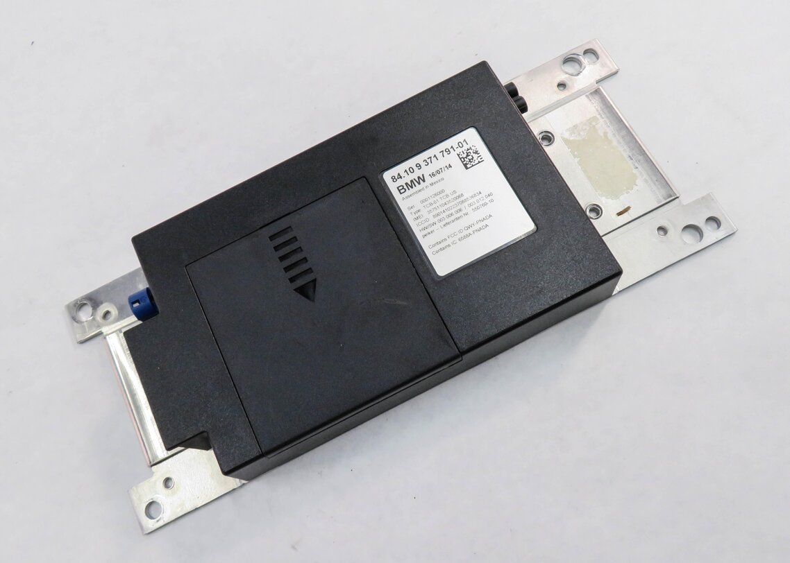Thumbnail 1: 2015 BMW 335i (F30) BLUETOOTH TELEMATICS COMMUNICATION CONTROL MODULE