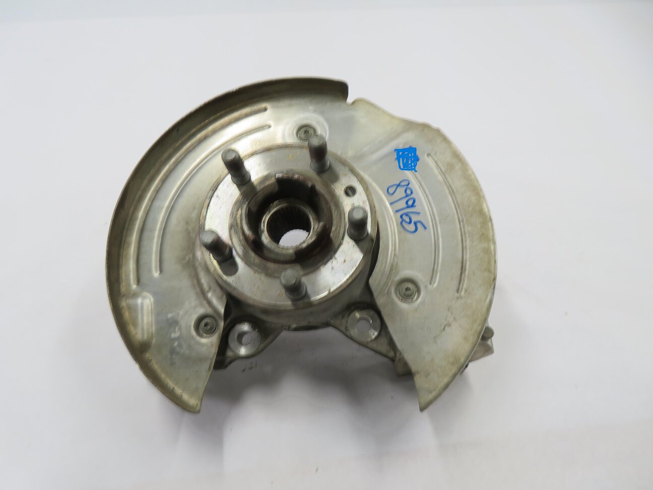 2015-2019 LAND ROVER DISCOVERY SPORT (L550) LEFT DRIVER REAR SPINDLE KNUCKLE HUB