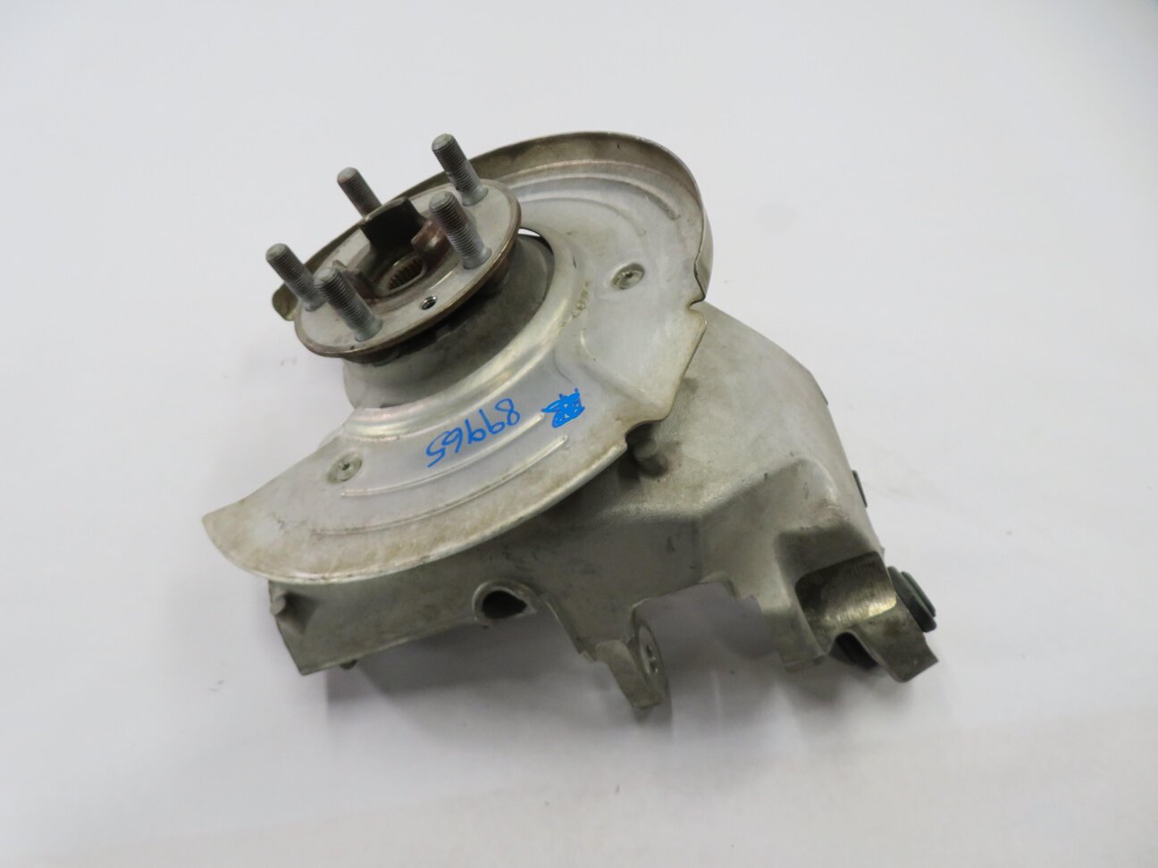 Thumbnail 3: 2015-2019 LAND ROVER DISCOVERY SPORT (L550) LEFT DRIVER REAR SPINDLE KNUCKLE HUB