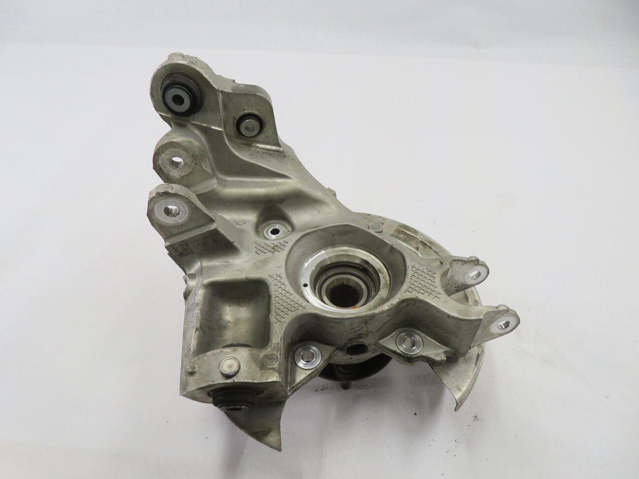Thumbnail 5: 2015-2019 LAND ROVER DISCOVERY SPORT (L550) LEFT DRIVER REAR SPINDLE KNUCKLE HUB