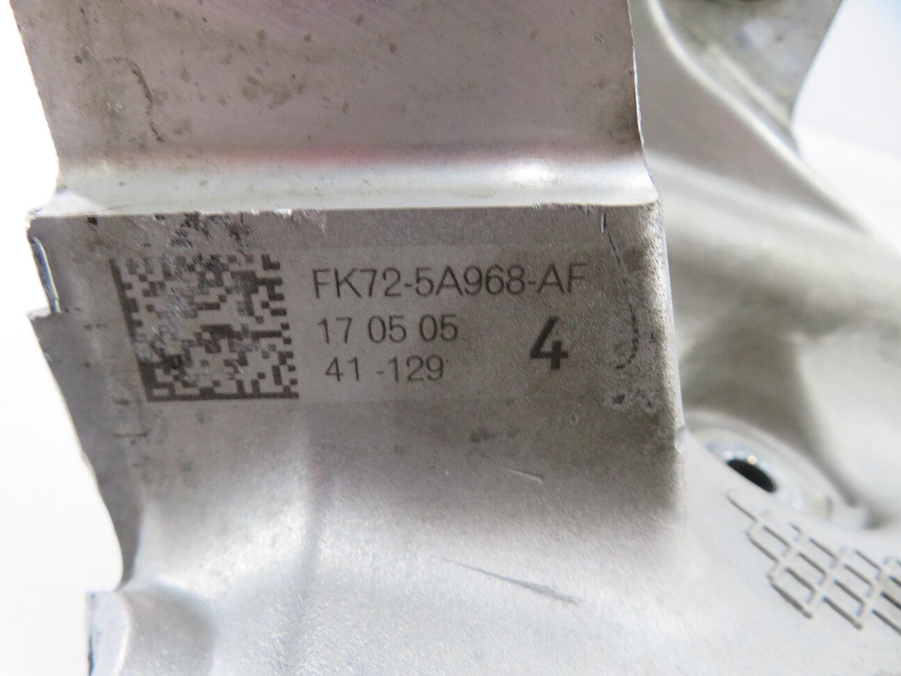 Thumbnail 6: 2015-2019 LAND ROVER DISCOVERY SPORT (L550) LEFT DRIVER REAR SPINDLE KNUCKLE HUB