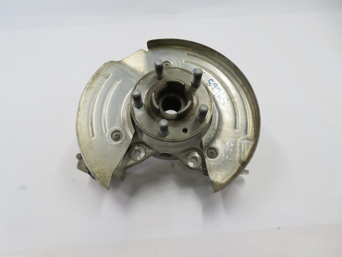2015-2019 LAND ROVER DISCOVERY SPORT (L550) RIGHT PASSENGER REAR SPINDLE KNUCKLE