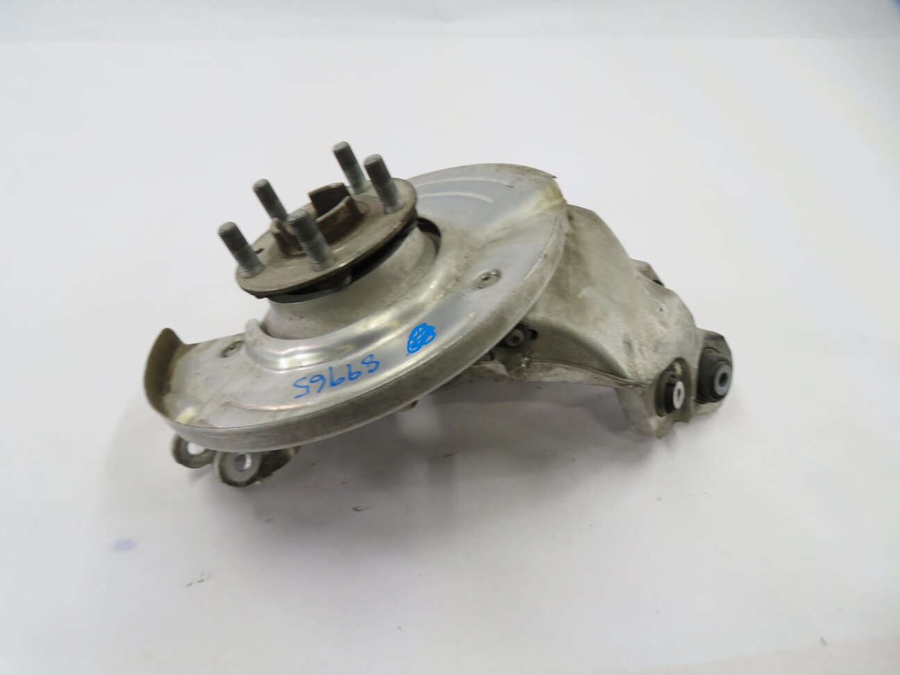 Thumbnail 3: 2015-2019 LAND ROVER DISCOVERY SPORT (L550) RIGHT PASSENGER REAR SPINDLE KNUCKLE