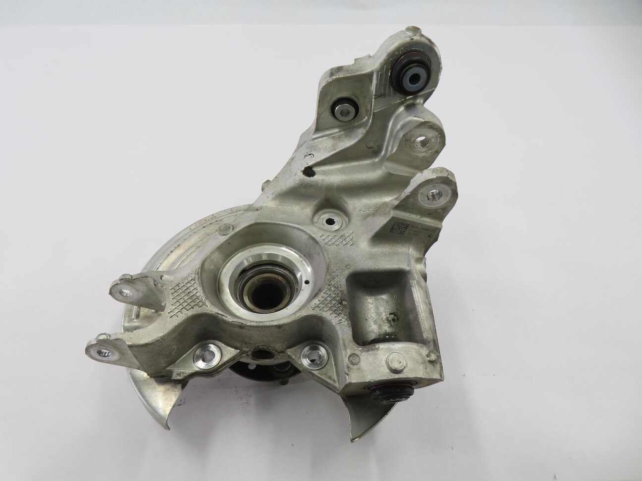 Thumbnail 4: 2015-2019 LAND ROVER DISCOVERY SPORT (L550) RIGHT PASSENGER REAR SPINDLE KNUCKLE
