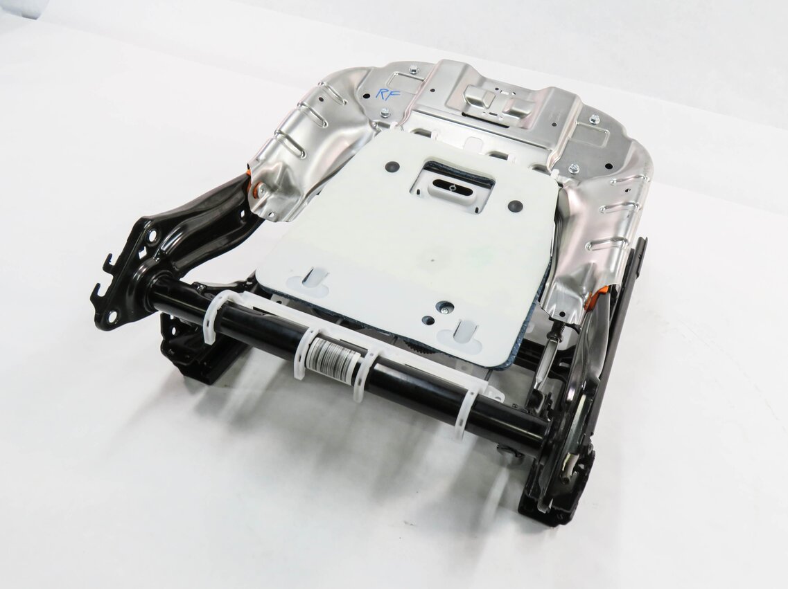 Thumbnail 1: 2015-2017 LAND ROVER DISCOVERY SPORT (L550) PASSENGER SEAT TRACK w/ MOTORS