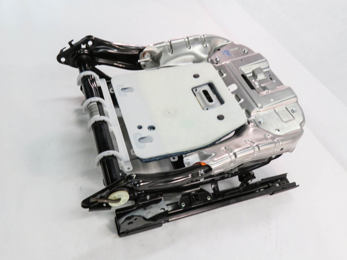 Thumbnail 3: 2015-2017 LAND ROVER DISCOVERY SPORT (L550) PASSENGER SEAT TRACK w/ MOTORS