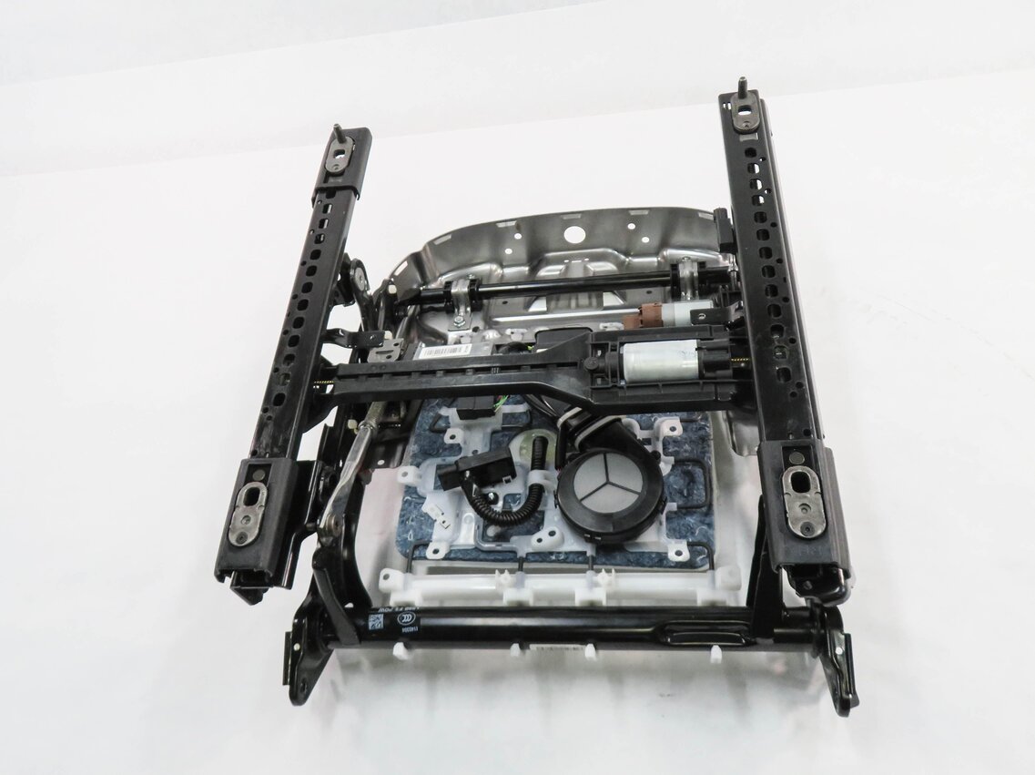 Thumbnail 6: 2015-2017 LAND ROVER DISCOVERY SPORT (L550) PASSENGER SEAT TRACK w/ MOTORS