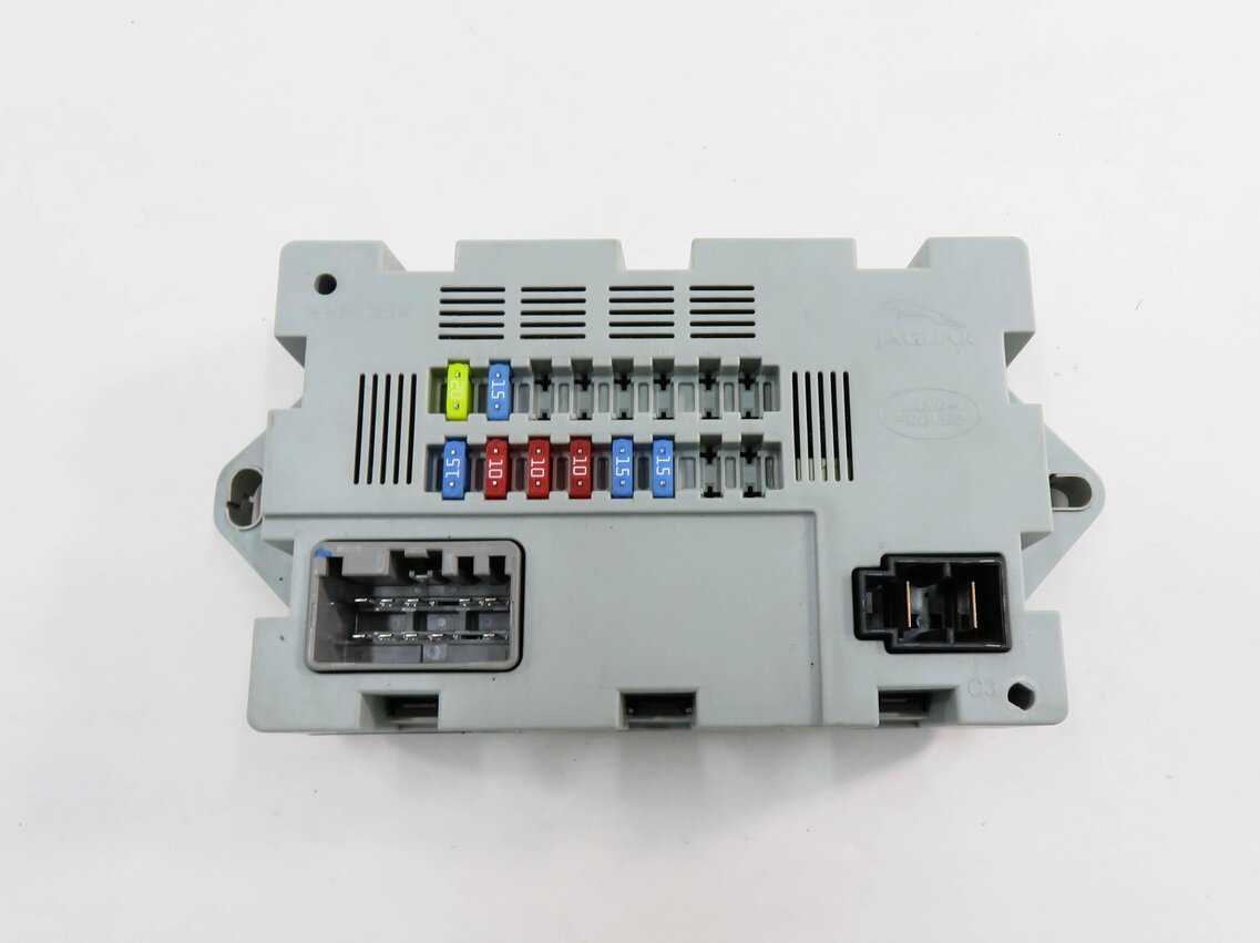 Thumbnail 2: 2017 LAND ROVER DISCOVERY SPORT (L550) REAR TRUNK FUSE BOX
