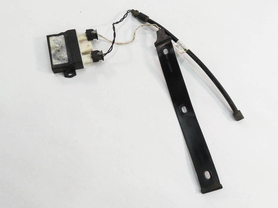 Thumbnail 1: 2016-2019 LAND ROVER DISCOVERY SPORT (L550) LIFTGATE SMART OPENER CONTROL MODULE