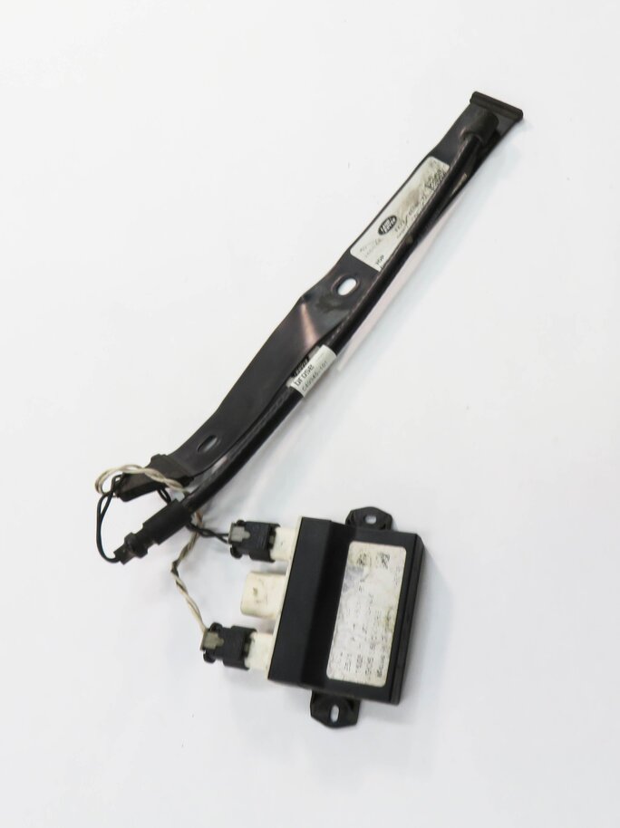Thumbnail 3: 2016-2019 LAND ROVER DISCOVERY SPORT (L550) LIFTGATE SMART OPENER CONTROL MODULE