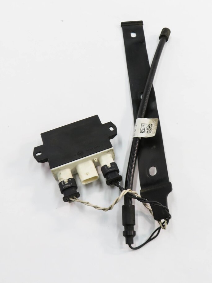 Thumbnail 5: 2016-2019 LAND ROVER DISCOVERY SPORT (L550) LIFTGATE SMART OPENER CONTROL MODULE