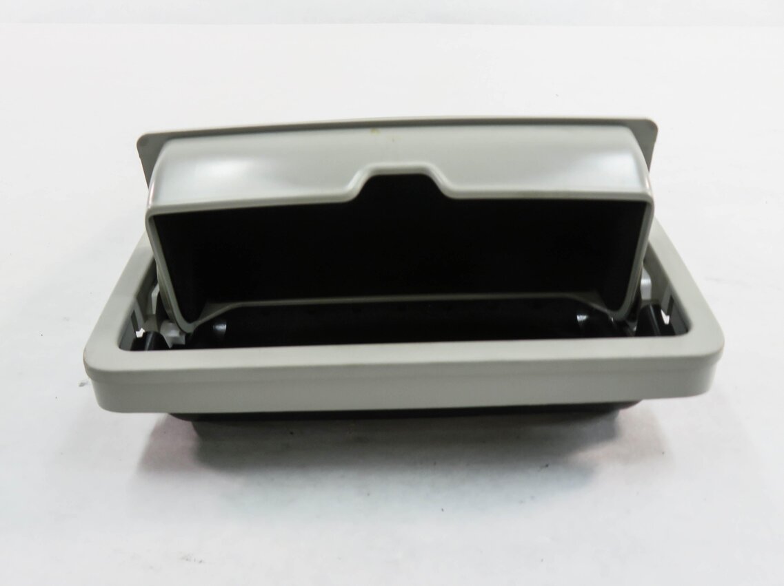 Thumbnail 6: 2017 LAND ROVER DISCOVERY SPORT (L550) FRONT DOMELIGHT LIGHT LAMP (GRAY)