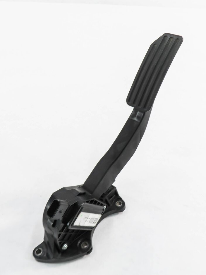 2017 LAND ROVER DISCOVERY SPORT (L550) GAS PEDAL