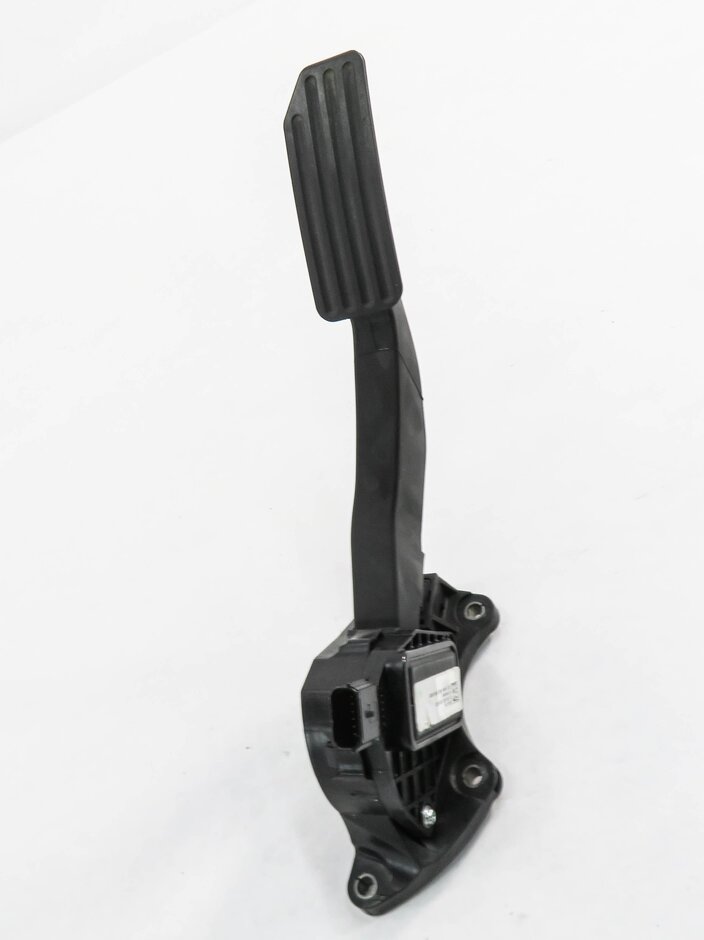 Thumbnail 2: 2017 LAND ROVER DISCOVERY SPORT (L550) GAS PEDAL