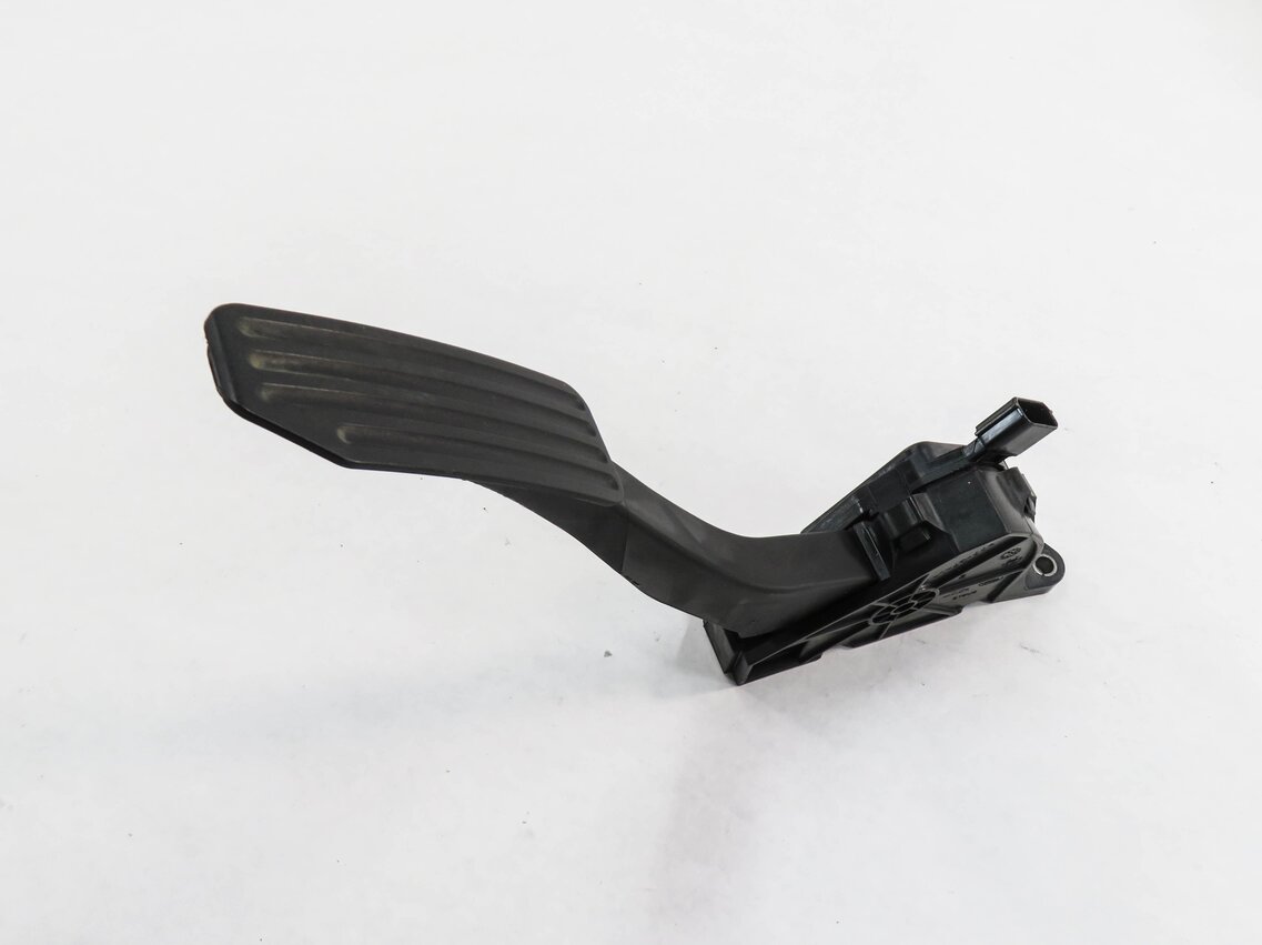 Thumbnail 5: 2017 LAND ROVER DISCOVERY SPORT (L550) GAS PEDAL