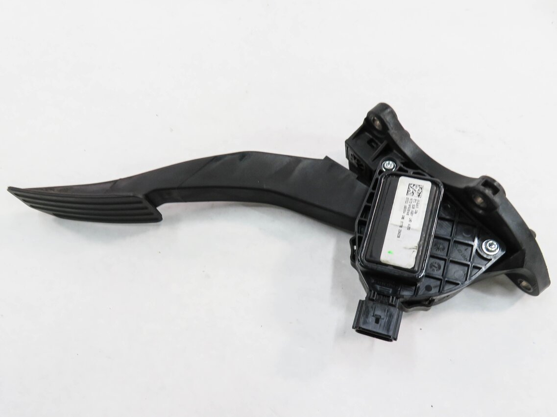 Thumbnail 6: 2017 LAND ROVER DISCOVERY SPORT (L550) GAS PEDAL