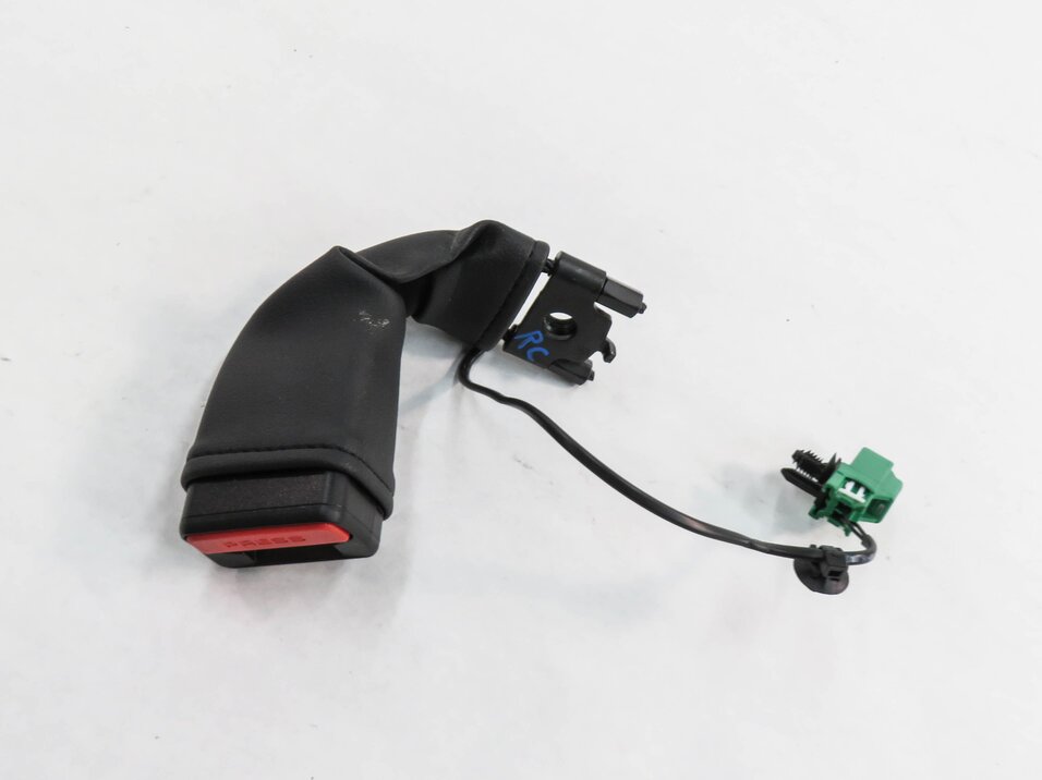 Thumbnail 1: 2017 LAND ROVER DISCOVERY SPORT (L550) REAR 2nd ROW - CENTER SEATBELT RECEIVER
