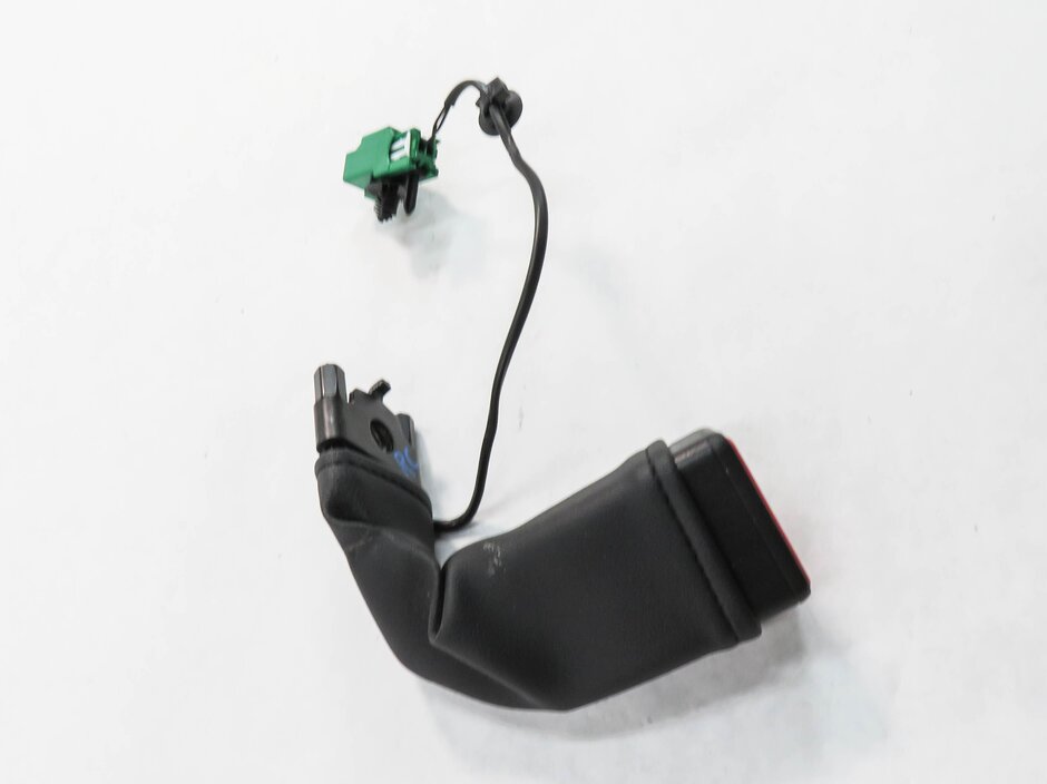 Thumbnail 3: 2017 LAND ROVER DISCOVERY SPORT (L550) REAR 2nd ROW - CENTER SEATBELT RECEIVER