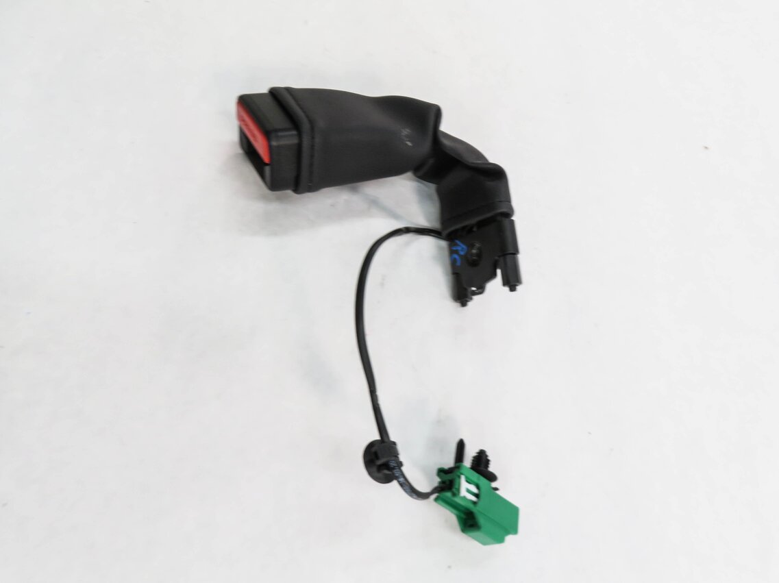 Thumbnail 4: 2017 LAND ROVER DISCOVERY SPORT (L550) REAR 2nd ROW - CENTER SEATBELT RECEIVER