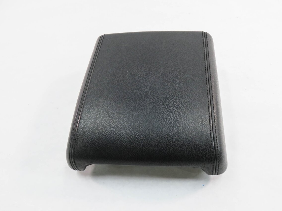 Thumbnail 2: 2015-2019 DISCOVERY SPORT (L550) FRONT CENTER CONSOLE ARMREST LID (BLACK)