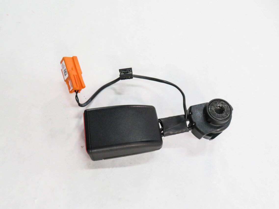Thumbnail 4: 2017 LAND ROVER DISCOVERY SPORT (L550) REAR 2nd ROW - LEFT SEATBELT RECEIVER