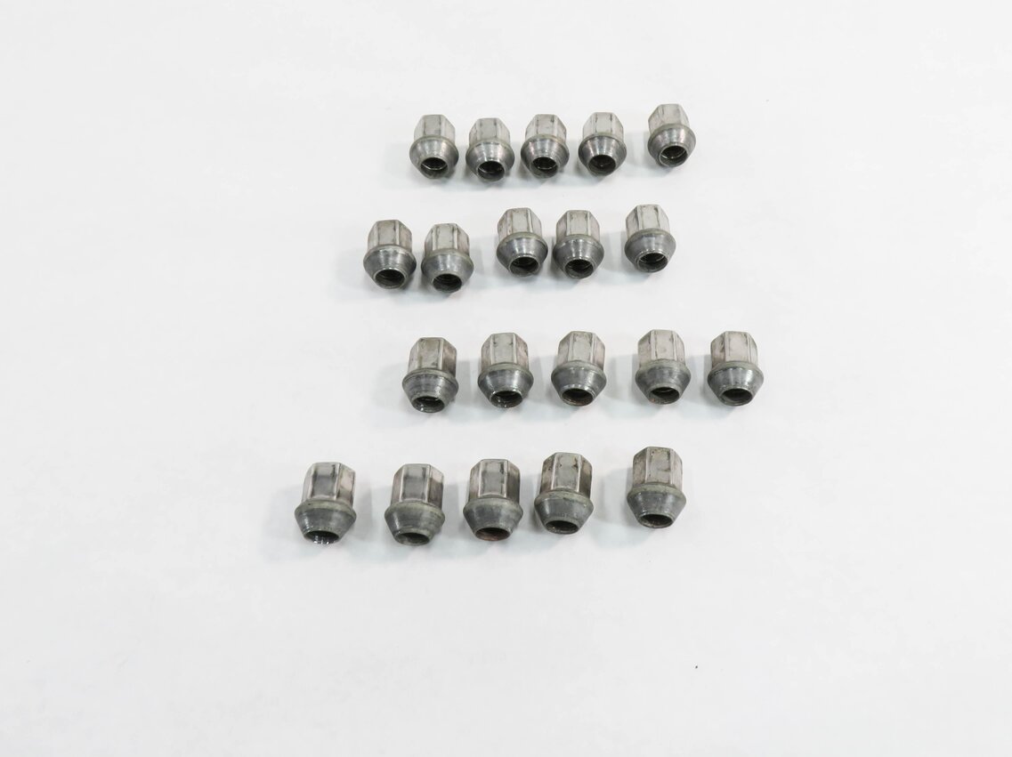 Thumbnail 2: 2008-2020 LAND ROVER LR2 DISCOVERY SPORT RANGE ROVER EVOQUE VALAR - LUG NUT SET