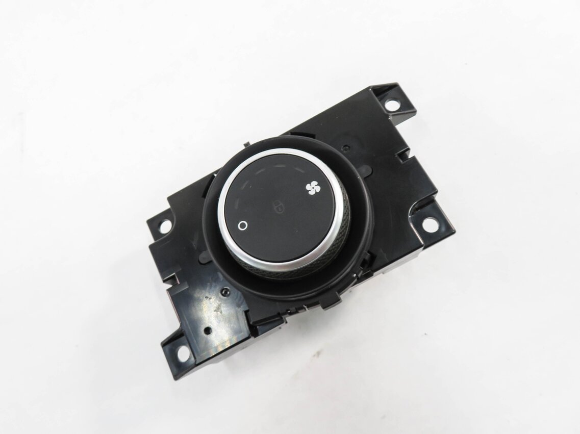 Thumbnail 1: 2017 LAND ROVER DISCOVERY SPORT (L550) RIGHT REAR HEATER CONTROL KNOB SWITCH