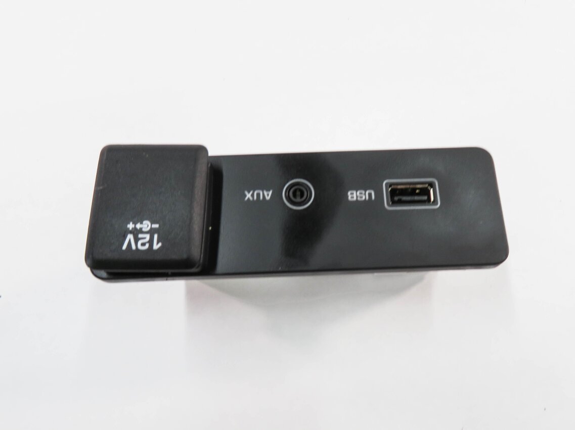 Thumbnail 5: 2017 LAND ROVER DISCOVERY SPORT (L550) USB AUXILIARY AUDIO INPUT JACK w/ 12v