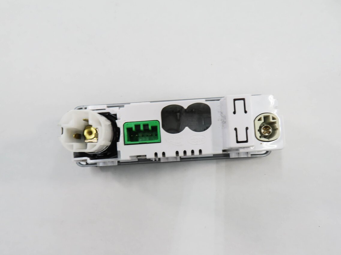 Thumbnail 7: 2017 LAND ROVER DISCOVERY SPORT (L550) USB AUXILIARY AUDIO INPUT JACK w/ 12v
