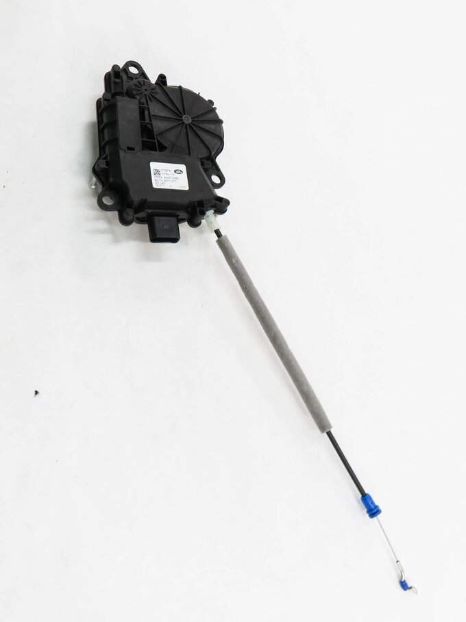 Thumbnail 4: 2017 LAND ROVER DISCOVERY SPORT (L550) REAR TRUNK SOFT CLOSE ACTUATOR MOTOR