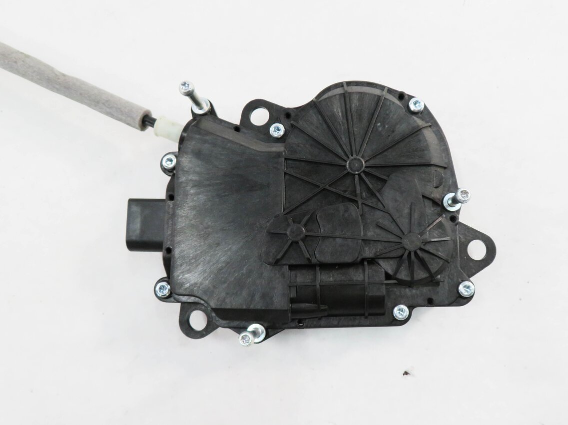 Thumbnail 6: 2017 LAND ROVER DISCOVERY SPORT (L550) REAR TRUNK SOFT CLOSE ACTUATOR MOTOR