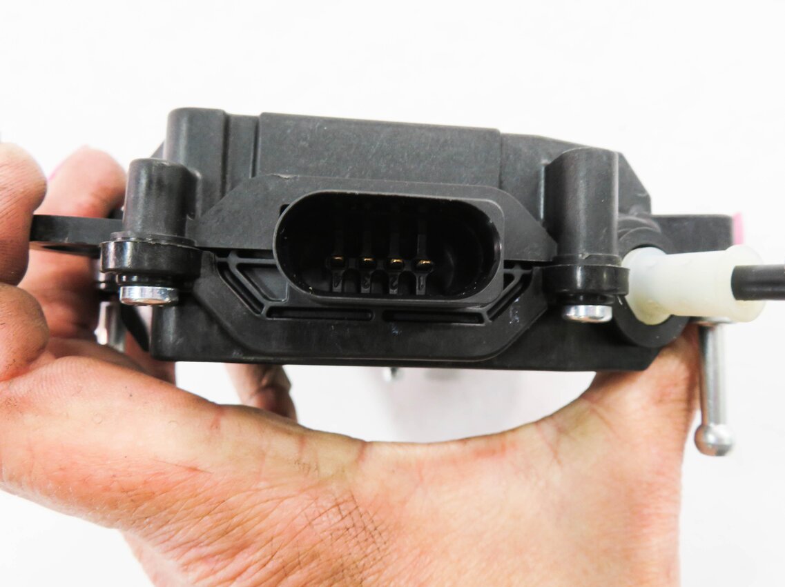 Thumbnail 8: 2017 LAND ROVER DISCOVERY SPORT (L550) REAR TRUNK SOFT CLOSE ACTUATOR MOTOR