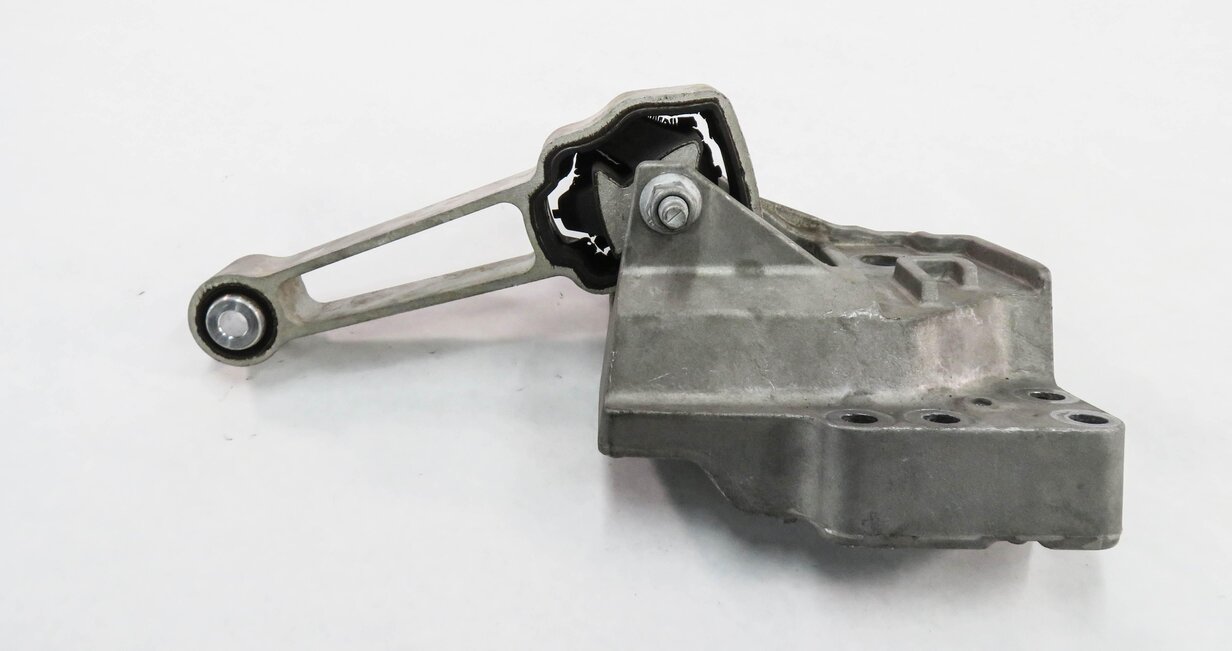 Thumbnail 5: 2017 LAND ROVER DISCOVERY SPORT (L550) 2.0L TURBO - UPPER ENGINE MOUNT BRACKET